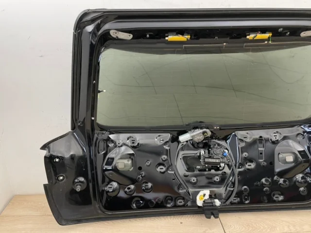 Дверь багажника для Audi Q7 4M 2015+ на фотографиях