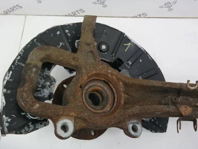 Кулак поворотный левый для Audi Q7 4L 2005-2015 на фотографиях