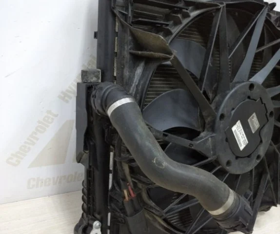 Радиатор охлаждения ДВС для BMW X3 Е83 2003-2010 на фотографиях