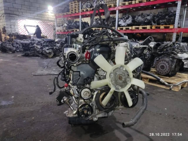 Двигатель для Nissan Navara D40 rest 2010-2015 на фотографиях