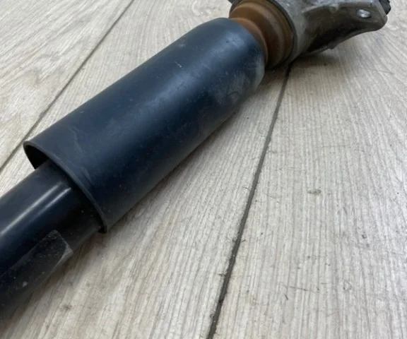 Амортизатор задний правый для Audi Q7 4M 2015+ на фотографиях