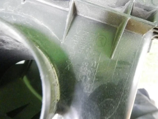 Корпус воздушного фильтра для Mazda CX 5 KF 2017 на фотографиях