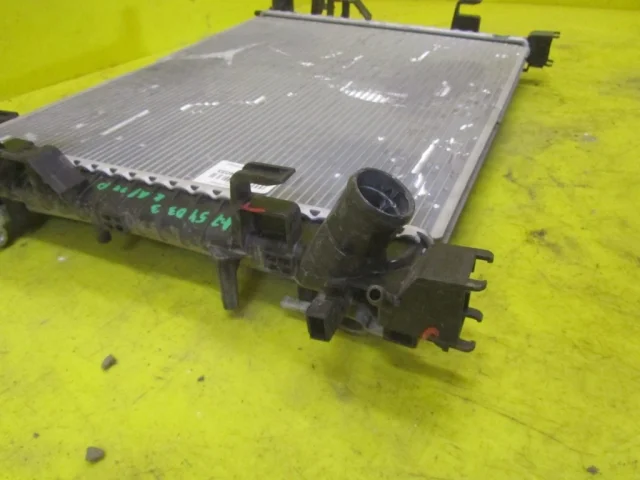 Радиатор охлаждения ДВС для Renault Sandero BS 2007-2014 на фотографиях