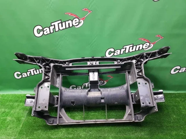 Панель радиатора (телевизор) для BMW 3er Е90 2005-2011 на фотографиях