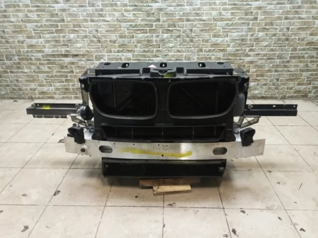 Панель радиатора (телевизор) для BMW X3 F25 2010-2017 на фотографиях