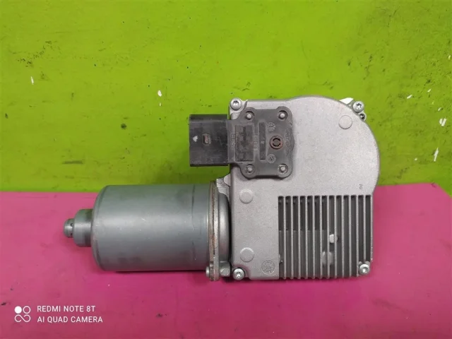 Мотор стеклоочистителя для Audi Q7 4L 2005-2015 на фотографиях