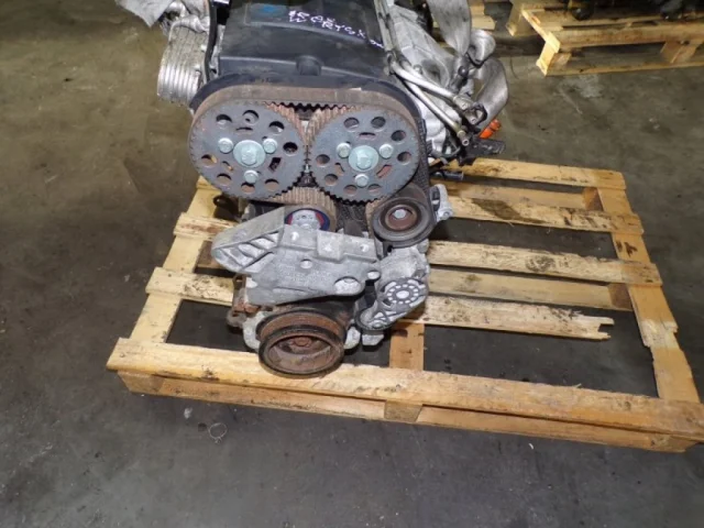 Двигатель для Volkswagen Passat Variant (B6, Typ 3C) 2004-2010 на фотографиях