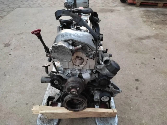 Двигатель для Mercedes-Benz Vito W639 Vito Микроавтобус 2003-2013 на фотографиях