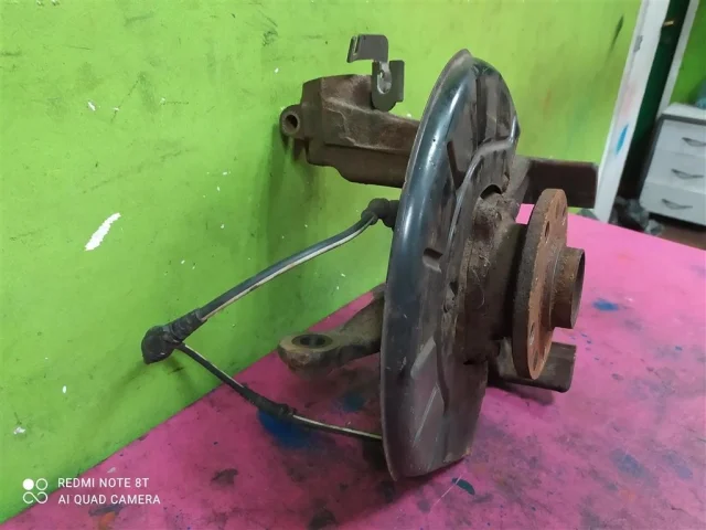 Кулак поворотный правый для Volkswagen Jetta 6 2010-2019 на фотографиях