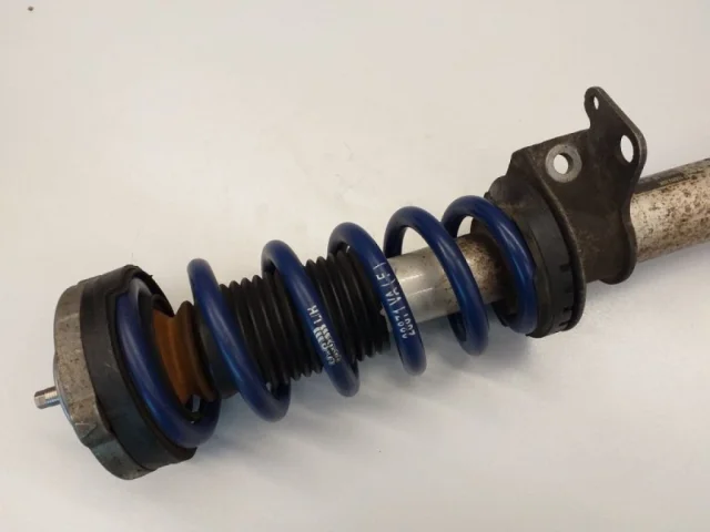 Пружина амортизатора задняя для BMW 5er Ф10 2010-2013 на фотографиях