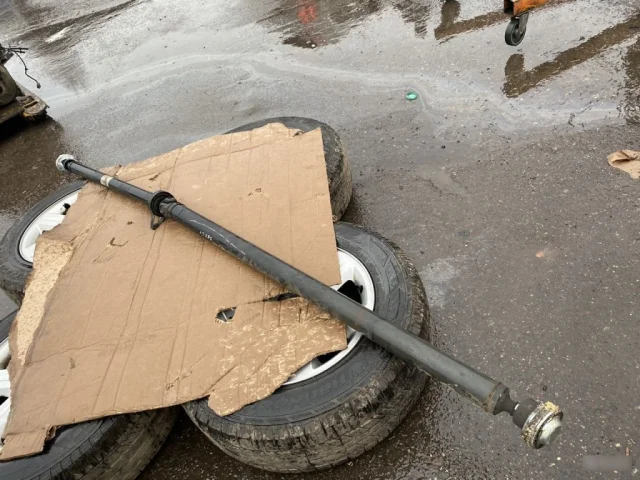 Карданный вал задний для Volvo XC90 I C 2002-2014 на фотографиях