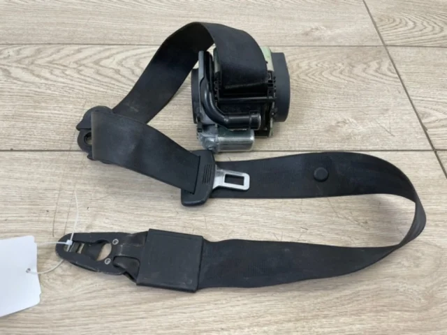 Ремень безопасности передний левый для Audi Q7 4L 2005-2015 на фотографиях