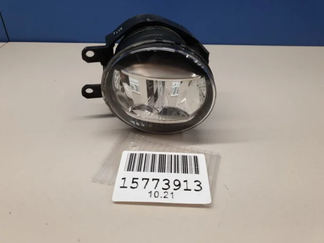 Противотуманка (ПТФ) передняя левая для Toyota Alphard H30 2015+ на фотографиях