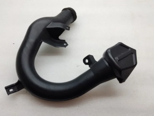 Впускной патрубок воздушного фильтра для Toyota RAV4 XA40 rest 2015-2019 на фотографиях