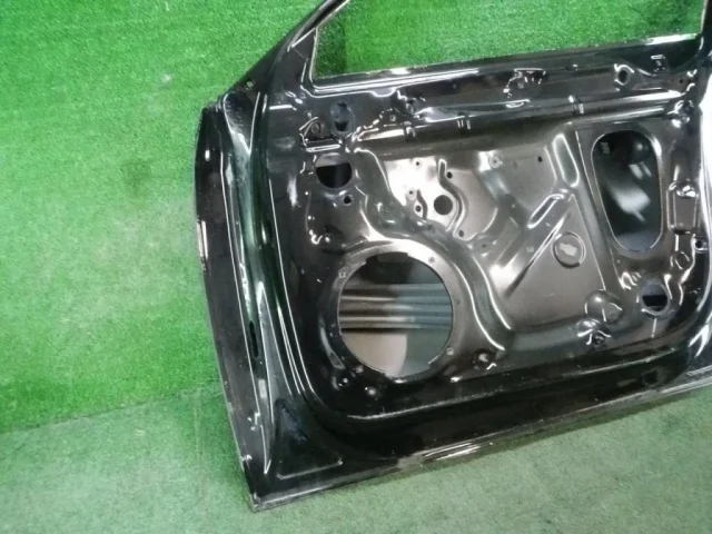 Дверь передняя правая для Audi A4 B9 2015+ на фотографиях