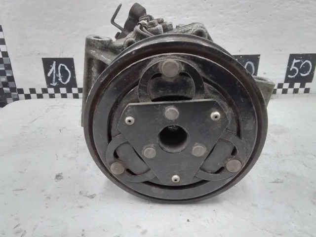 Компрессор кондиционера для Renault Duster HS 2010-2015 на фотографиях