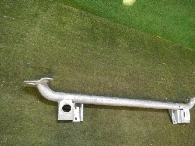 Усилитель бампера передний нижний для Mercedes-Benz GLE class W166 2015-2018 на фотографиях