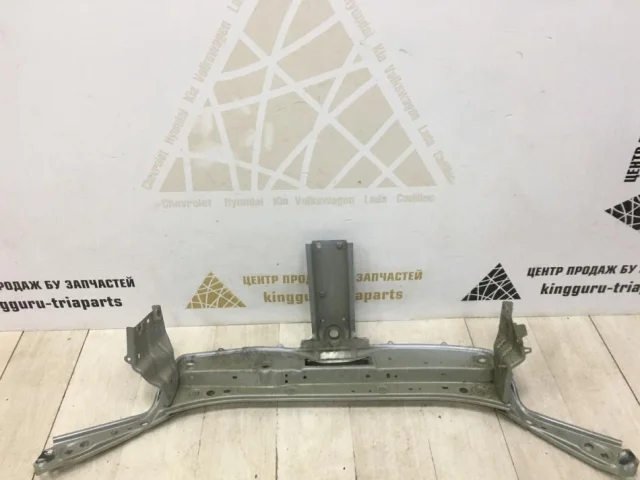 Панель радиатора (телевизор) для Renault Sandero BS 2007-2014 на фотографиях