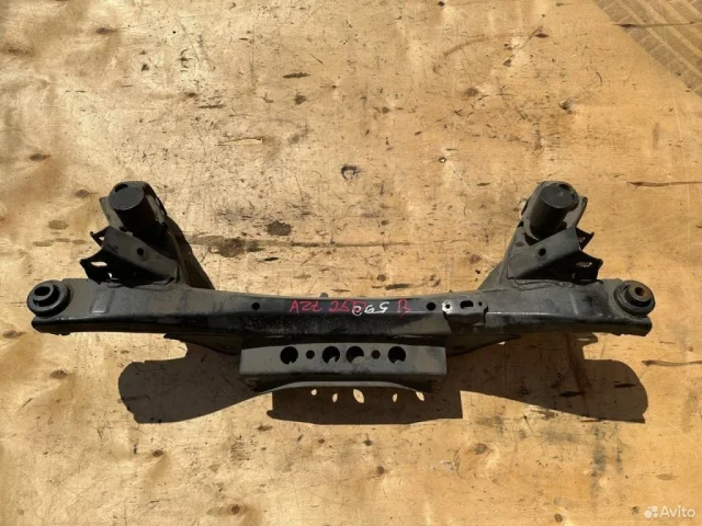 Задняя балка для Toyota Avensis Универсал T250 2003-2008 на фотографиях