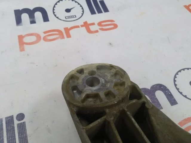 Кронштейн подушки двигателя для Volkswagen Touareg II (7P5) 2010-2014 на фотографиях