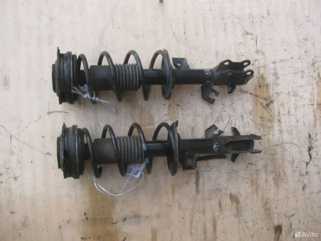 Амортизатор передний левый для Nissan Tiida C11 JDM Хэтчбек 2004-2012 на фотографиях