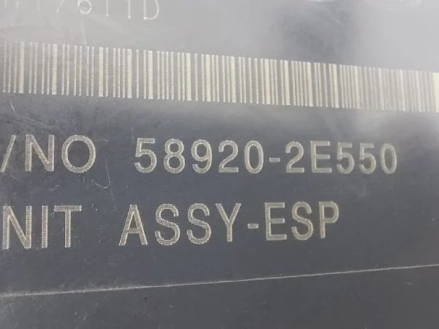 Блок ABS для Hyundai Tucson JM 2004-2009 на фотографиях