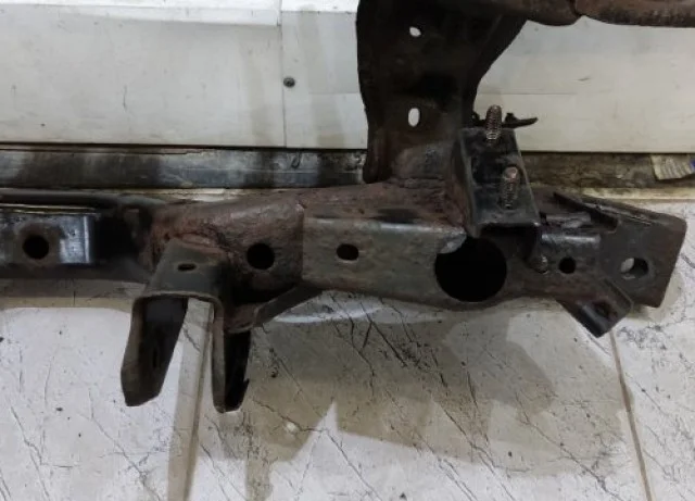 Задний подрамник для Mazda CX 7 ER 2006-2010 на фотографиях