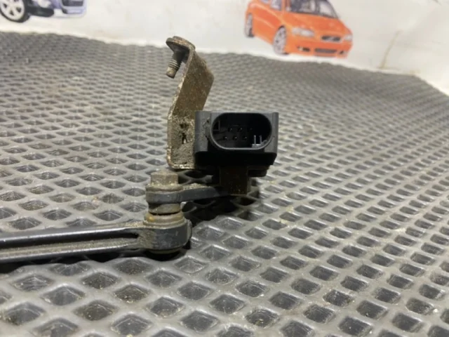 Датчик положения кузова для Volvo XC60 Y20 2008-2017 на фотографиях