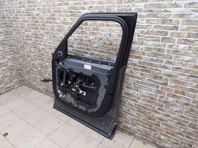 Дверь передняя правая для Land Rover Range Rover Sport L494 2013-2017 на фотографиях