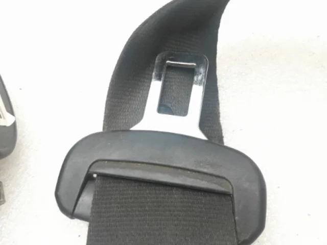 Ремень безопасности передний правый для Skoda Rapid I NH3 2012-2017 на фотографиях