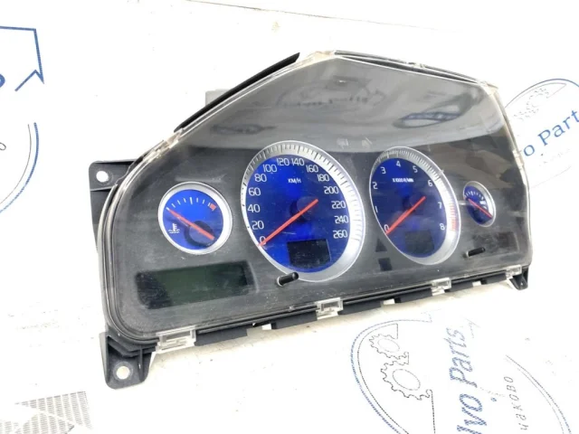 Приборная панель для Volvo XC90 I C 2002-2014 на фотографиях