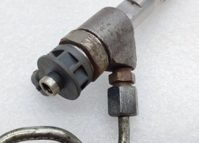 Форсунка топливная для Kia Carnival 3 YP 2015-2020 на фотографиях