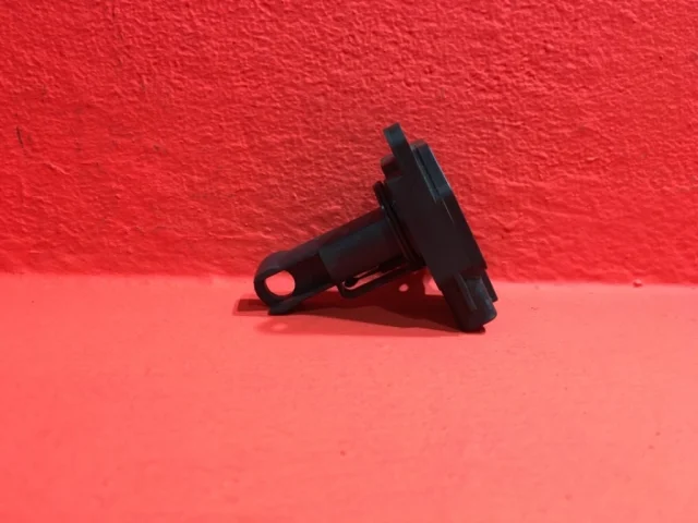 Датчик массового расхода воздуха для Volvo C30 MK 2006-2013 на фотографиях