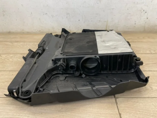 Корпус воздушного фильтра для Audi Q7 4M 2015+ на фотографиях