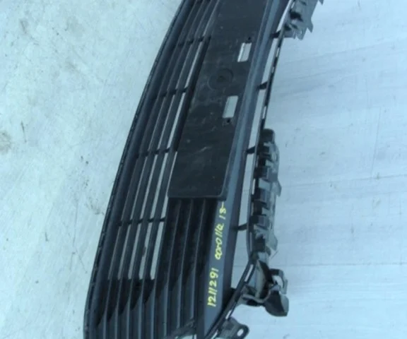 Решетка радиатора для Toyota Corolla E210 Седан (RU) 2019+ на фотографиях