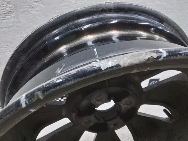 Диск колесный литой для Kia Rio 3 на фотографиях