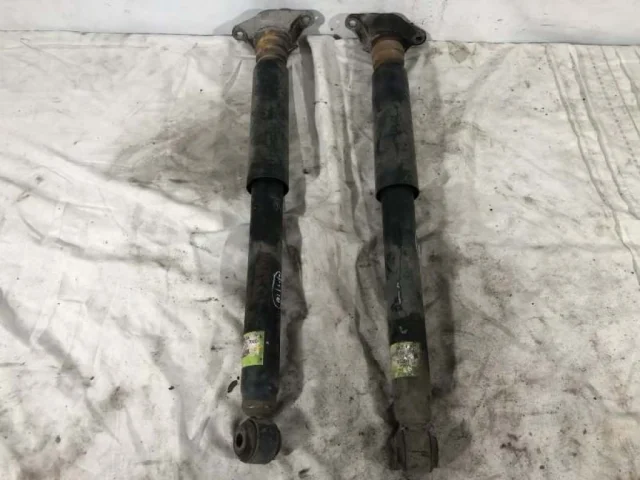 Амортизатор задний левый для Mazda CX 5 KE 2011-2017 на фотографиях