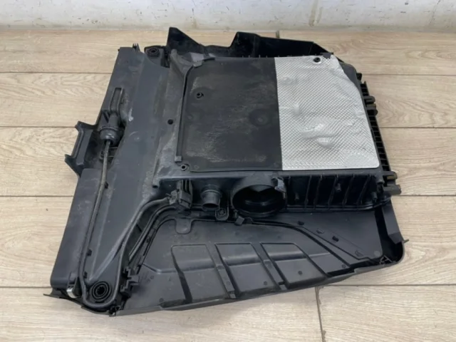 Корпус воздушного фильтра для Audi Q7 4M 2015+ на фотографиях