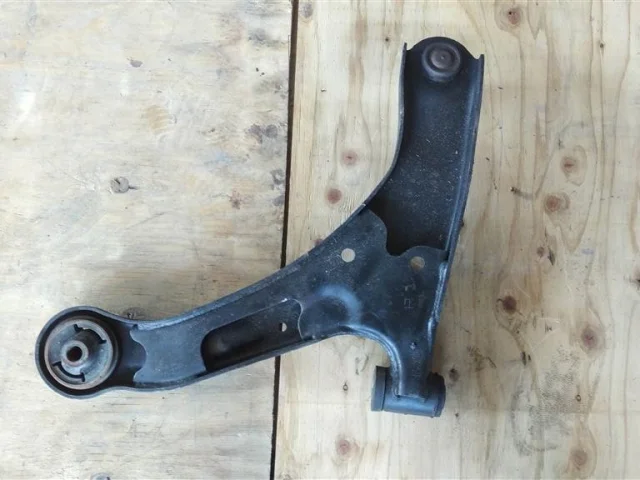 Качающийся рычаг правый для Suzuki Grand Vitara 2005-2014 на фотографиях
