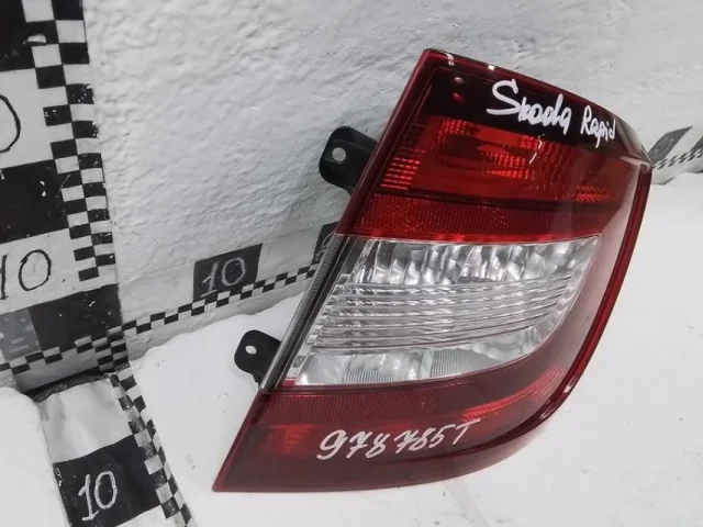 Фонарь внешний правый для Skoda Rapid I rest NH3 2017-2020 на фотографиях