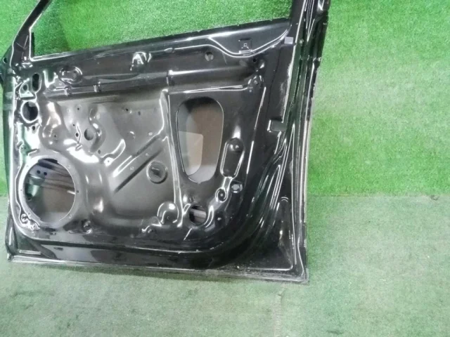 Дверь передняя правая для Audi A4 B9 2015+ на фотографиях