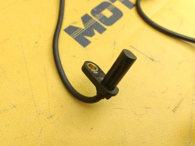 Датчик ABS передний правый для Mercedes-Benz E class W211 2002-2009 на фотографиях