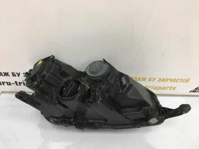 Фара ксенон левая для Skoda Rapid I NH3 2012-2017 на фотографиях