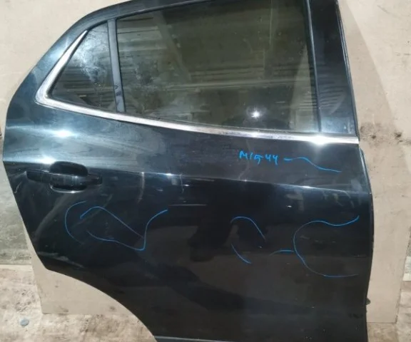 Накладка на дверь задняя правая для Opel Mokka 2012-2016 на фотографиях