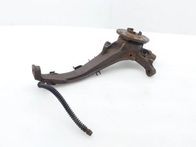 Кулак поворотный правый для Audi Q7 4L 2005-2015 на фотографиях