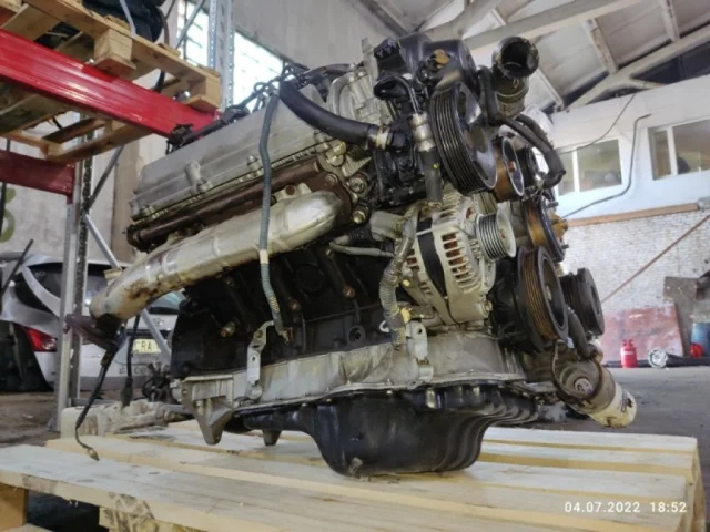 Двигатель для Toyota Land Cruiser 100 1998-2007 на фотографиях