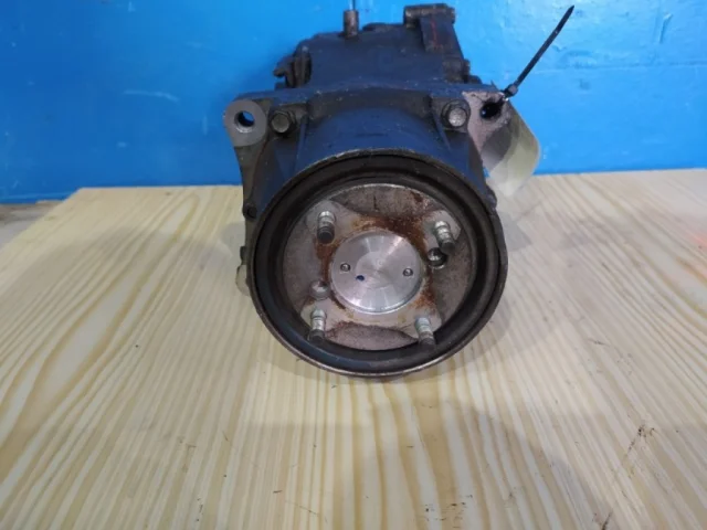 Редуктор дифференциала ведущего моста для Toyota RAV4 XA30 2005-2012 на фотографиях