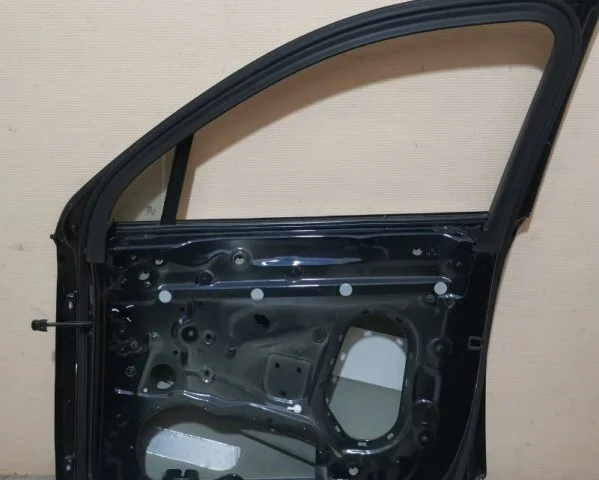 Дверь передняя правая для Audi Q7 4M 2015+ на фотографиях