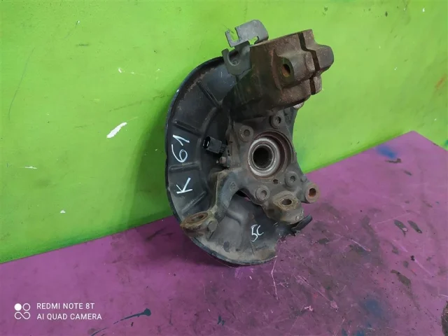 Кулак поворотный левый для Volkswagen Jetta 6 2010-2019 на фотографиях