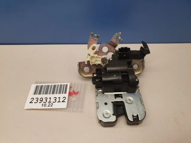 Замок багажника для Skoda Rapid I NH3 2012-2017 на фотографиях